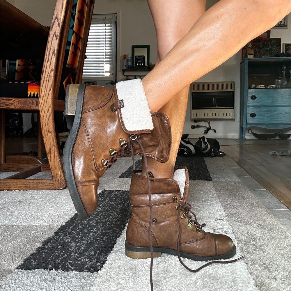 Brown Leather Lace-Up Boots with Cream Lining